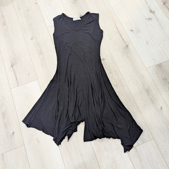 TRANSPARENTE Black Asymmetrical Short Sleeveless V-neck Slender Dress - Small - Picture 8 of 11